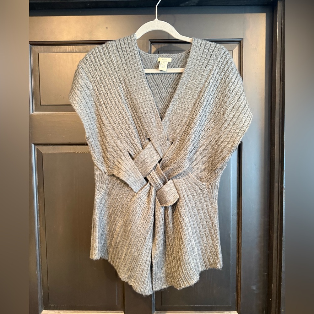 Women’s Grey Braid Front Sweater Vest, XL